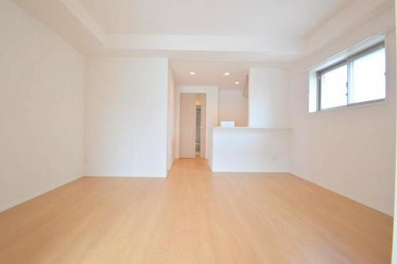 �y�����E���r���O�z�@