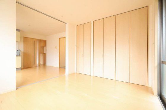 �y�����E���r���O�z�@