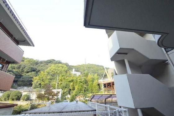 �y���]�z�@