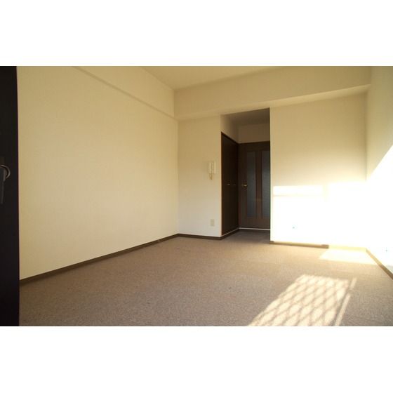 �y�����E���r���O�z�@