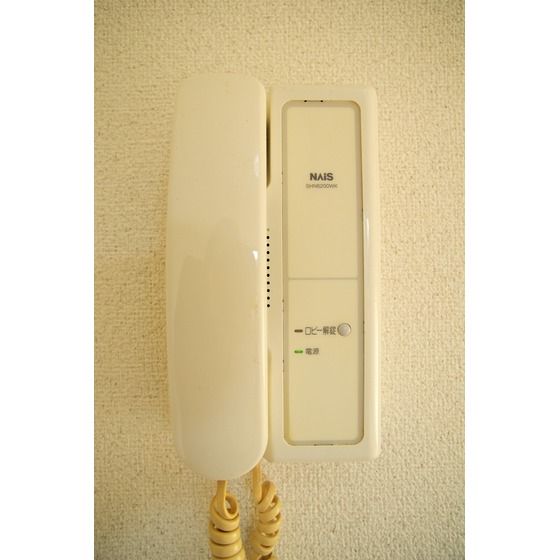 �y�Z�L�����e�B�z�@