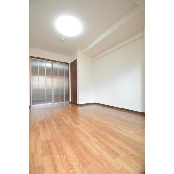 �y�����E���r���O�z�@�m��8.3��