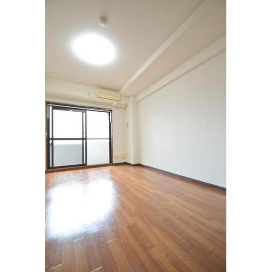 �y�����E���r���O�z�@�m��8.3��