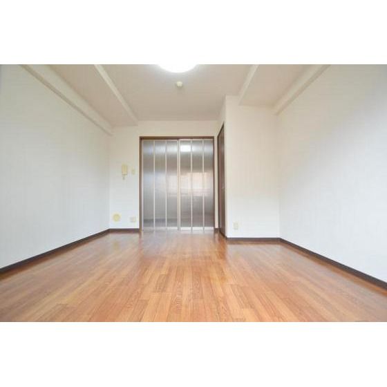 �y�����E���r���O�z�@�m��8.3��