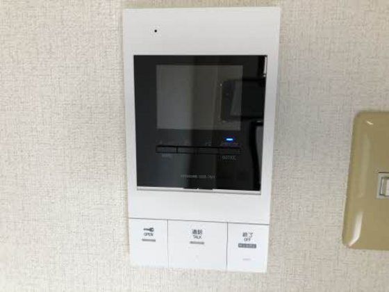 �y�Z�L�����e�B�z�@