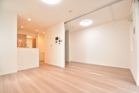 �y�����E���r���O�z�@