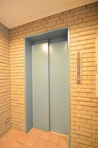 �G���x�[�^�[