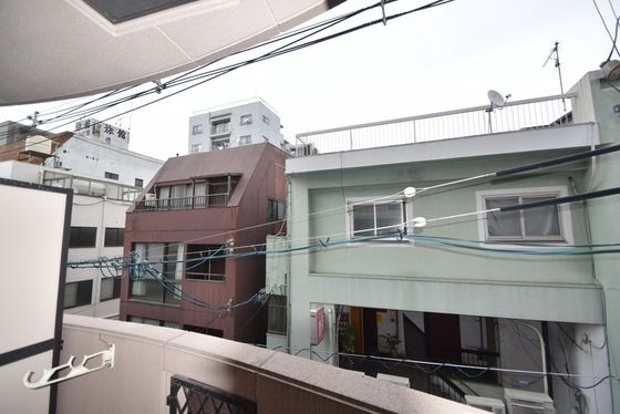 �y���]�z�@