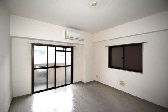 �y�����E���r���O�z�@