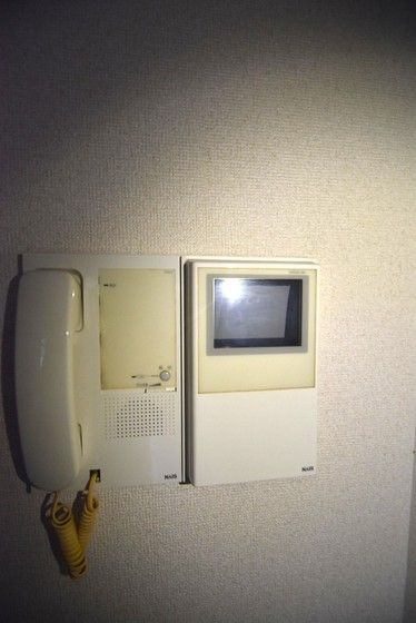 �y�Z�L�����e�B�z�@