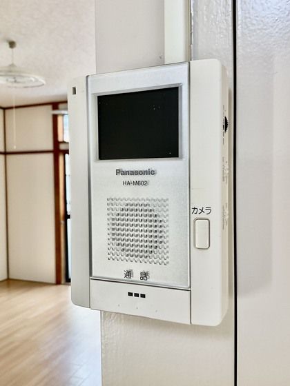 �y�Z�L�����e�B�z�@