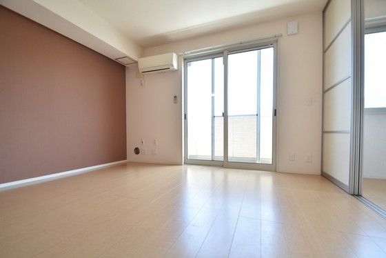 �y�����E���r���O�z�@