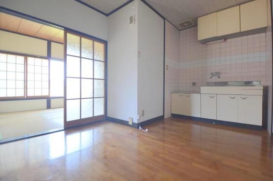 �y�����E���r���O�z�@