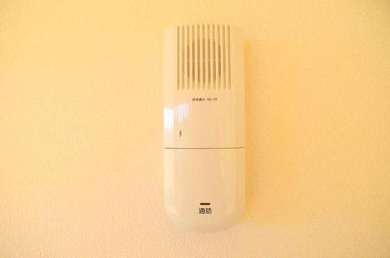 �y�Z�L�����e�B�z�@