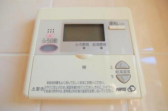 �y�Z�L�����e�B�z�@