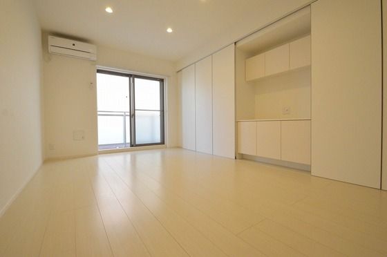 �y�����E���r���O�z�@