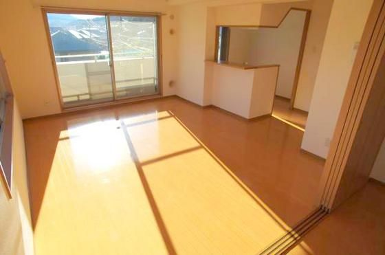 �y�����E���r���O�z�@