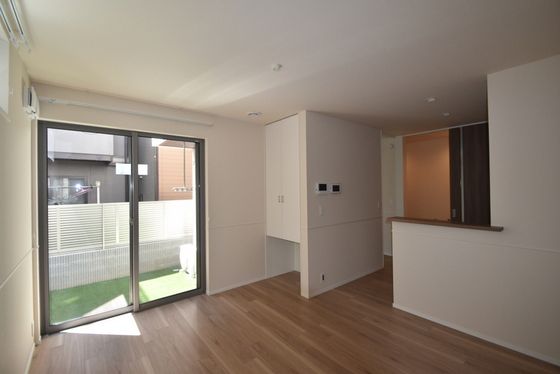 �y�����E���r���O�z�@