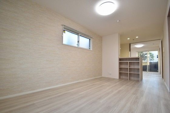 �y�����E���r���O�z�@